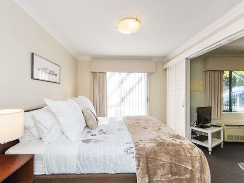 Subiaco Village 28 - Kalgoorlie Accommodation 7