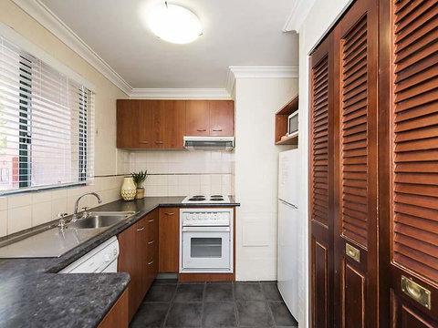 Subiaco Village 28 - Kalgoorlie Accommodation 15