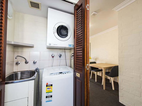 Subiaco Village 28 - Kalgoorlie Accommodation 16
