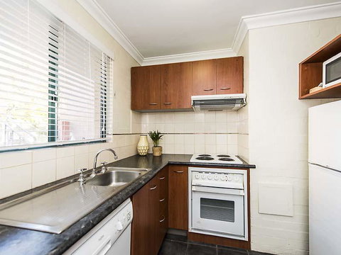 Subiaco Village 28 - Kalgoorlie Accommodation 13