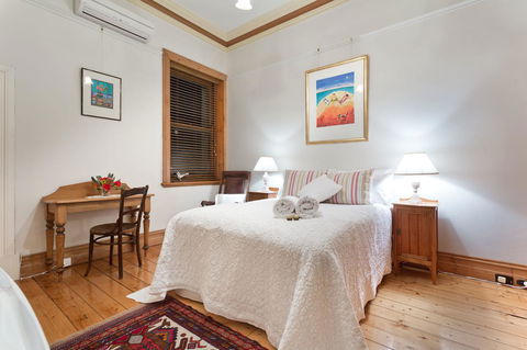 Annie's Victorian Terrace Accommodation Fremantle - Kalgoorlie Accommodation 11