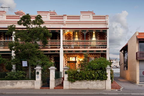 Annie's Victorian Terrace Accommodation Fremantle - Kalgoorlie Accommodation 30