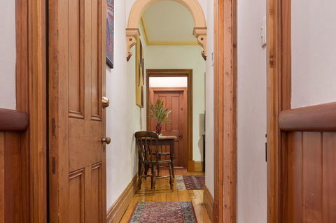Annie's Victorian Terrace Accommodation Fremantle - Kalgoorlie Accommodation 3