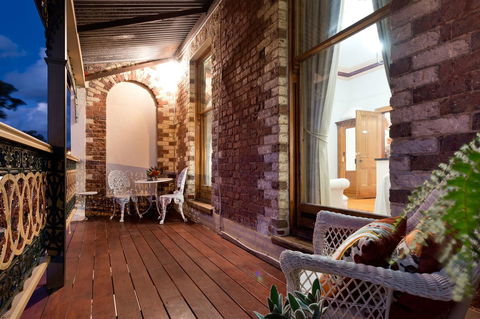 Annie's Victorian Terrace Accommodation Fremantle - Kalgoorlie Accommodation 7