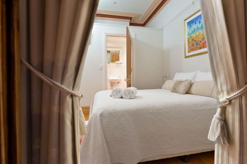 Annie's Victorian Terrace Accommodation Fremantle - Kalgoorlie Accommodation 17