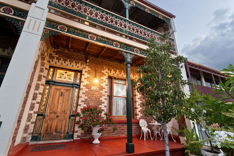 Annie's Victorian Terrace Accommodation Fremantle - Kalgoorlie Accommodation 24