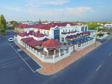 Esplanade Hotel Busselton - Kalgoorlie Accommodation 13