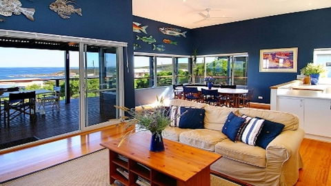 Tru Blu - Enjoy Sweeping 180 Degree Views Of Gracetown In This Modern Family Beach House - Kalgoorlie Accommodation 1