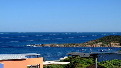 Tru Blu - Enjoy Sweeping 180 Degree Views Of Gracetown In This Modern Family Beach House - Kalgoorlie Accommodation 10
