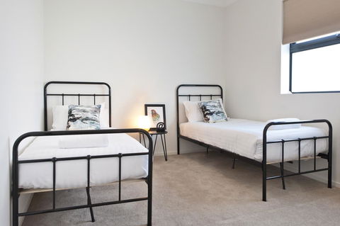 Sandy Bay Waterfront Home - Kalgoorlie Accommodation 11