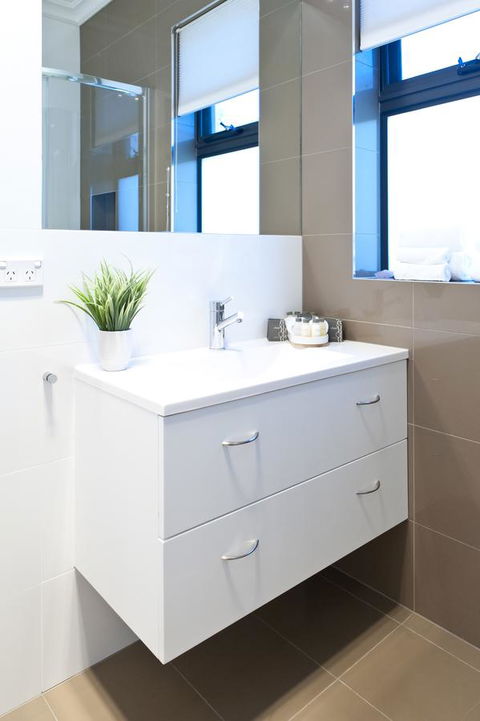 Sandy Bay Waterfront Home - Kalgoorlie Accommodation 34