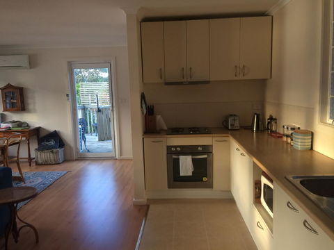 Anchorage Waterfront Retreat - Kalgoorlie Accommodation 4