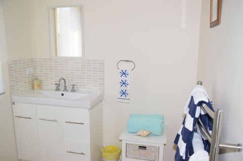 Anchorage Waterfront Retreat - Kalgoorlie Accommodation 13