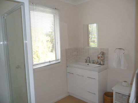 Anchorage Waterfront Retreat - Kalgoorlie Accommodation 14