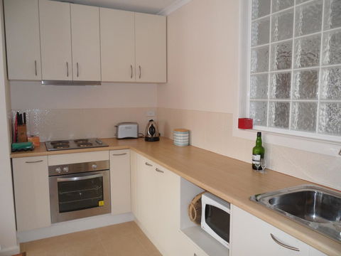 Anchorage Waterfront Retreat - Kalgoorlie Accommodation 3