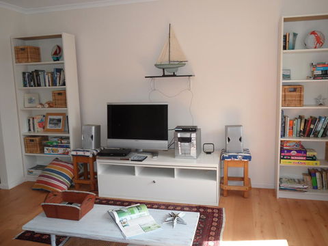 Anchorage Waterfront Retreat - Kalgoorlie Accommodation 8