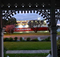 Riverbank villa - 4 bedroom house villa - Kalgoorlie Accommodation