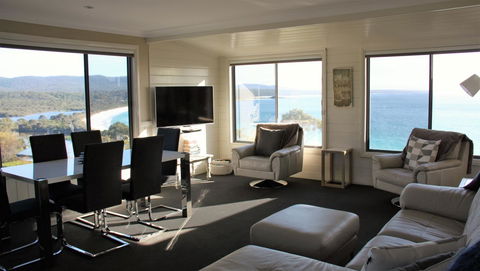 SEA EAGLE COTTAGE Amazing Views Of Bay Of Fires - Kalgoorlie Accommodation 21