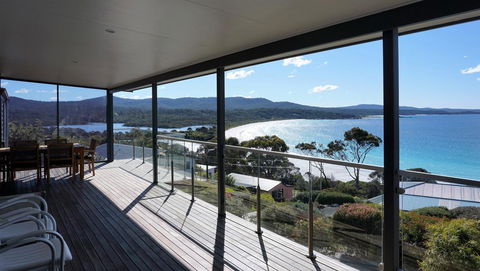SEA EAGLE COTTAGE Amazing Views Of Bay Of Fires - Kalgoorlie Accommodation 0