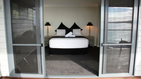SEA EAGLE COTTAGE Amazing Views Of Bay Of Fires - Kalgoorlie Accommodation 8