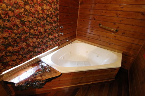 Kerrellie Cottages 2, 4 & 8 Reid Street - Kalgoorlie Accommodation 11