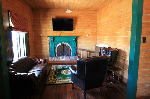 Kerrellie Cottages 2, 4 & 8 Reid Street - Kalgoorlie Accommodation 5