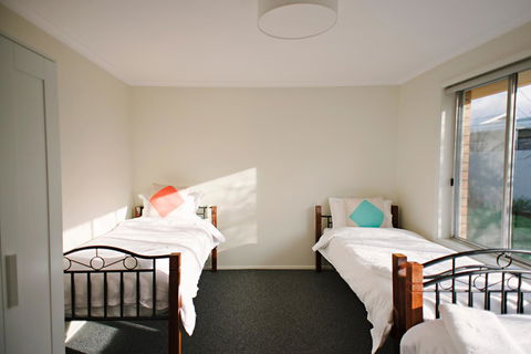 The Holiday Home People - Kalgoorlie Accommodation 16