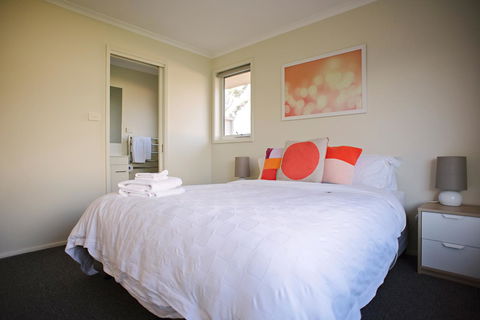 The Holiday Home People - Kalgoorlie Accommodation 14