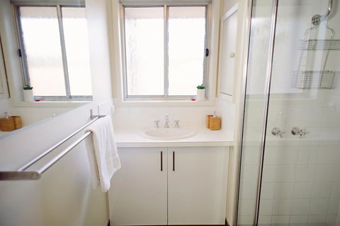 The Holiday Home People - Kalgoorlie Accommodation 11