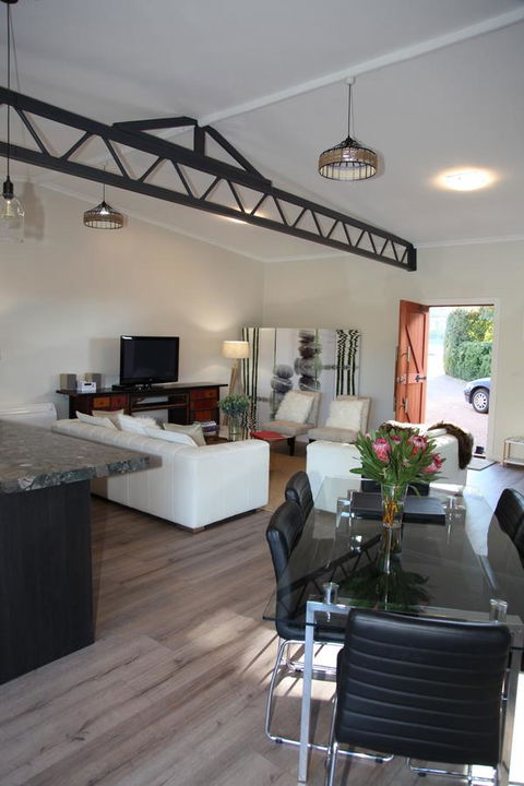 The WeareHouse In Deloraine - Kalgoorlie Accommodation 29