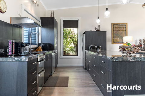 The WeareHouse In Deloraine - Kalgoorlie Accommodation 6