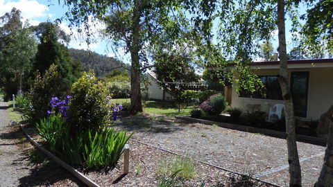 Karoola Cottage Self Contained - Kalgoorlie Accommodation 3