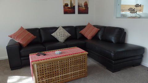 Karoola Cottage Self Contained - Kalgoorlie Accommodation 4