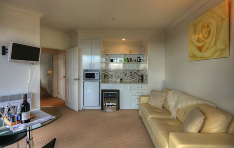 Sheer Pleasure Accommodation - Kalgoorlie Accommodation 3