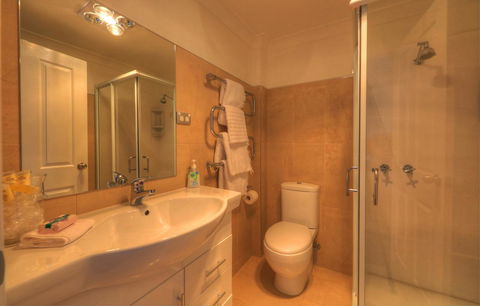 Sheer Pleasure Accommodation - Kalgoorlie Accommodation 16