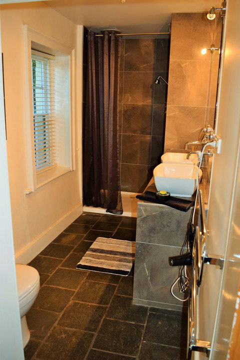 Cleburne Homestead - Kalgoorlie Accommodation 25