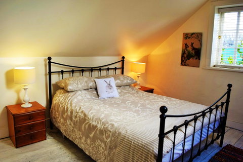 Cleburne Homestead - Kalgoorlie Accommodation 14