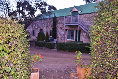 Cleburne Homestead - Kalgoorlie Accommodation 15
