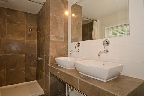 Cleburne Homestead - Kalgoorlie Accommodation 11