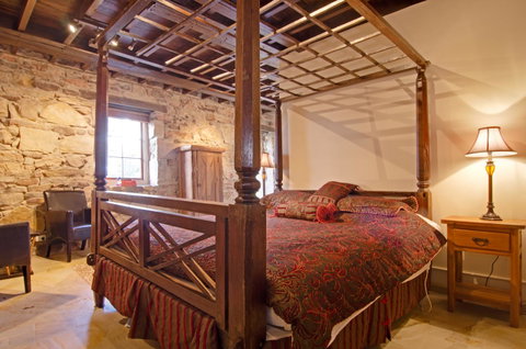 Cleburne Homestead - Kalgoorlie Accommodation 19