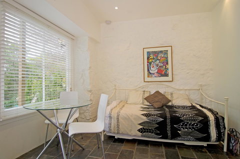 Cleburne Homestead - Kalgoorlie Accommodation 32