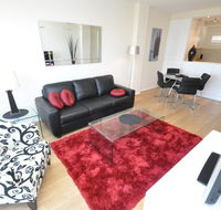 Neutral Bay Self-Contained Modern One-Bedroom Apartment 63BEN - Kalgoorlie Accommodation