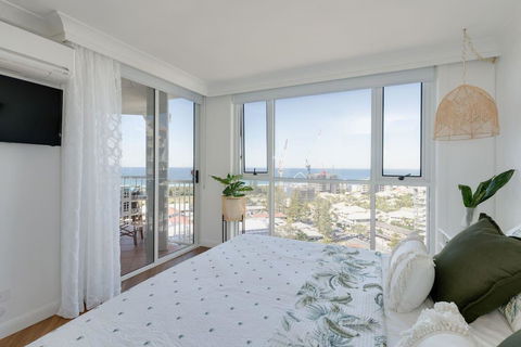 NEW Beautiful 1 Bedroom Beach Views Broadbeach - Kalgoorlie Accommodation 0