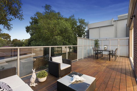 NEW Inner Melb Luxury Modern Grand Holiday House - Great Location, Wifi, Parking - Kalgoorlie Accommodation 2