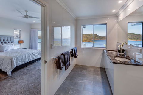New La Bella Waters 1 Wide Reaching Ocean Views And Buggy - Kalgoorlie Accommodation 3