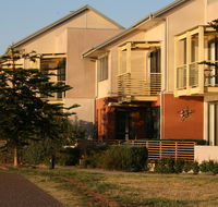 Newcastle Harbourside Terraces - Kalgoorlie Accommodation