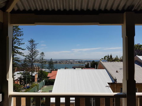 Newcastle Short Stay Apartments - Vista Apartment - Kalgoorlie Accommodation 0