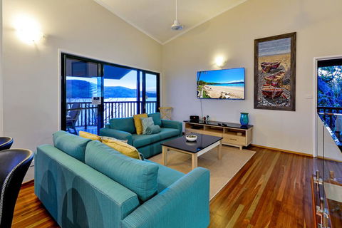 NEWLY BEAUTFULLY RENOVATED 16 The Casuarina - 3 Bedroom House With 180 Degree Ocean Views - Kalgoorlie Accommodation 3