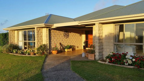 Newyan @ Maleny - Kalgoorlie Accommodation 2