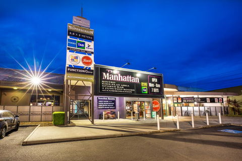 Nightcap At Manhattan Hotel - Kalgoorlie Accommodation 1